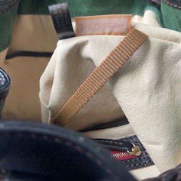 Dooney and Bourke - Picture 9 of 10